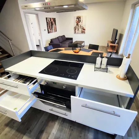 Sunshine For 6 & Terrase & Free Parking בית נופש ז'ילינה