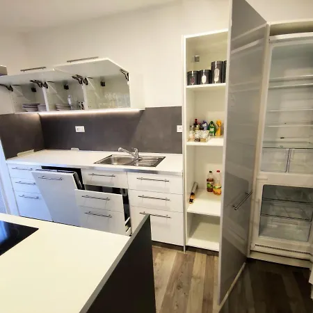 Sunshine For 6 & Terrase & Free Parking