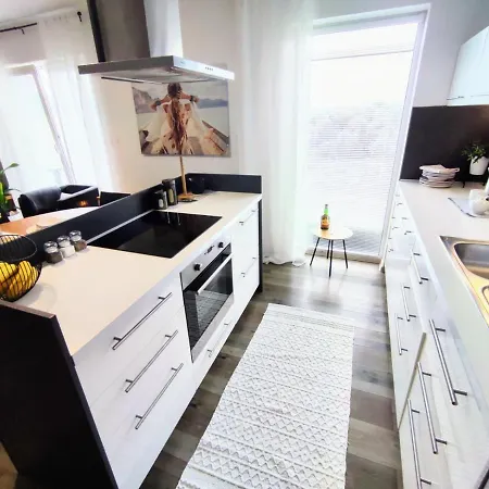 בית נופש Sunshine For 6 & Terrase & Free Parking *