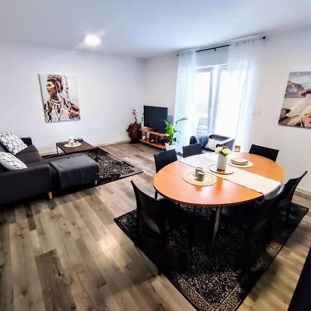 Sunshine For 6 & Terrase & Free Parking Žilina